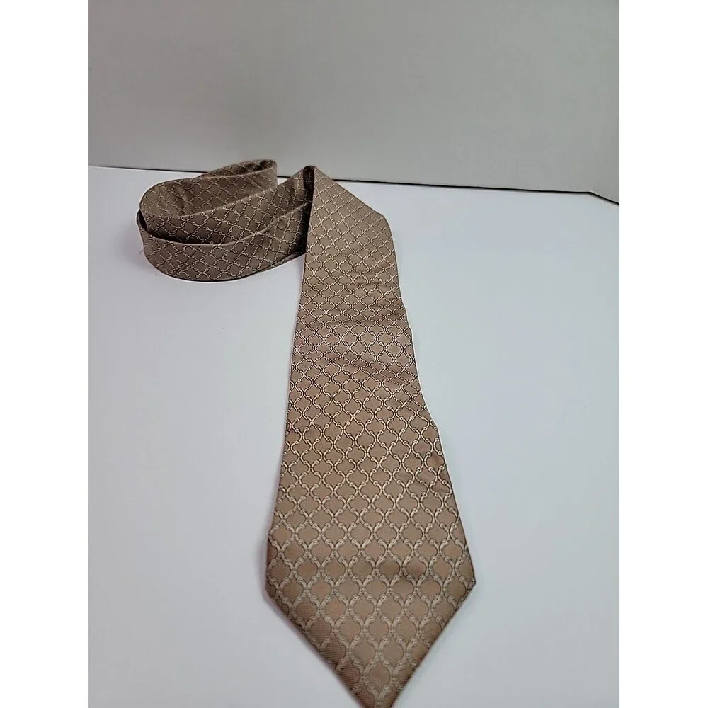 Envoy All Silk Necktie Tan Beige Chain Link Geometric Pattern Mens Tie
